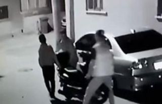 Bursa’da hırsızlar motosikleti kucaklayarak çaldılar