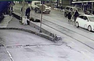 Bursa’da karayolundan karşıya geçen vatandaşın...