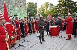 Bursa’nın tarihi hanlar ve çarşıları bir meydan...