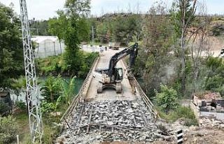 Büyükşehir Belediyesi Naras Köprüsü’nü yeniliyor