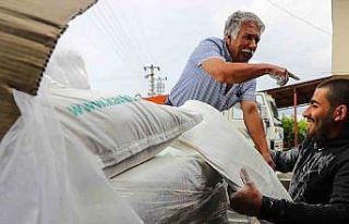 Büyükşehir çiftçiye kaolin kili dağıttı