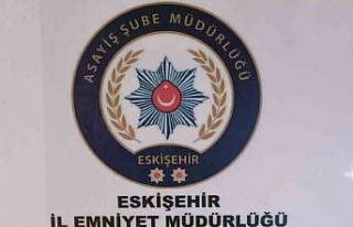 Çaldıkları ziynet eşyalarıyla birlikte yakalandılar