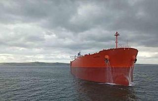 Çanakkale Boğazı’nda boş tanker makine arızası...