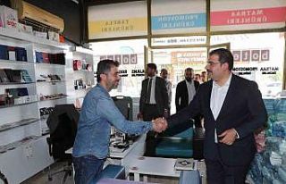 Canpolat esnaf ve vatandaşlarla bir araya gelmeye...