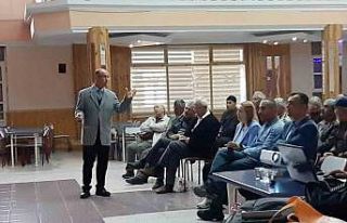Çiftçiler bilmediklerini bu toplantıda öğrendi