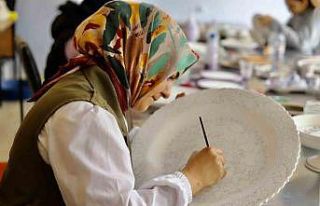 Çini sanatıyla tanışan Ağrılı kadınlar ortaya...