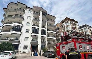 Çocuğun yaktığı elektrikli soba az kalsın faciaya...