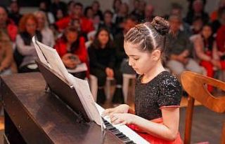 Çocuk piyanistlerden yıl sonu konseri
