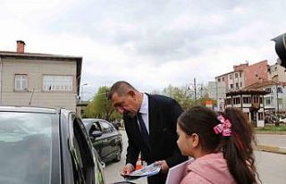 Çocuklar 1 günlüğüne trafik polisi oldular