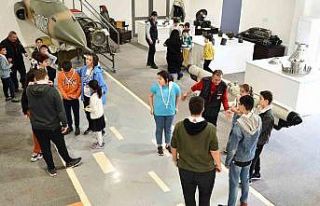 Çocuklar izciliği öğreniyor