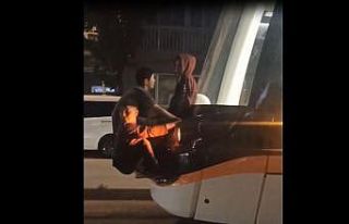 Çocukların tehlikeli tramvay yolculuğu