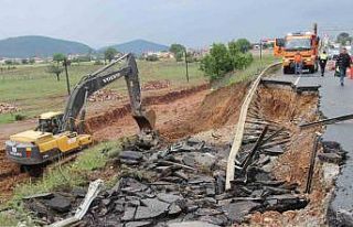 Çöken karayolunda çalışma başlatıldı