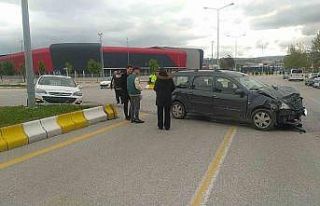 Çorum’da iki otomobilin karıştığı kazada 1...