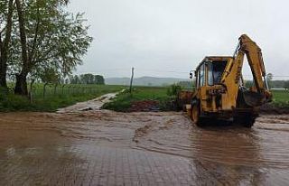Çorum’da kuvvetli sağanak hayatı felç etti