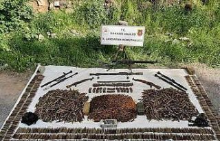 Çukurca’da silah ve mühimmat ele geçirildi