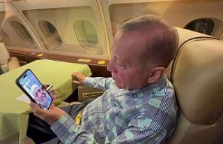 Cumhurbaşkanı Erdoğan metronun merdivenlerini yürüyerek...