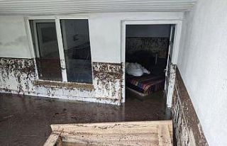 Denizli’de kuvvetli yağış dereleri taşırdı,...