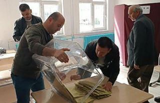 Denizli’de oy sayım işlemleri sürüyor