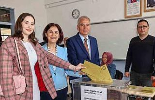 Denizli’de siyasiler oylarını kullandı