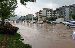 Denizli’yi sel vurdu