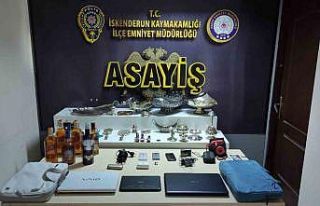 Deprem bölgesinde evleri soyan şüpheli yakalandı