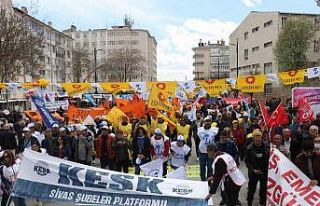 Deprem felaketinden dolayı davulsuz zurnasız 1 Mayıs...