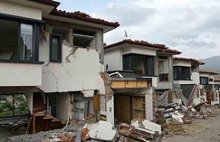 Depremin vurduğu milyonluk villalar için yıkım...