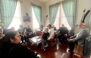 Depremzede aileye AK Parti’den ziyaret