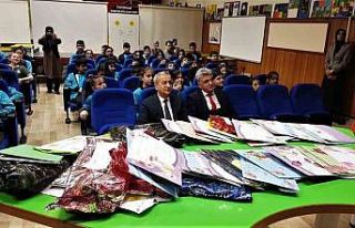 Depremzede öğrenciler mektup arkadaşlarını unutmadı