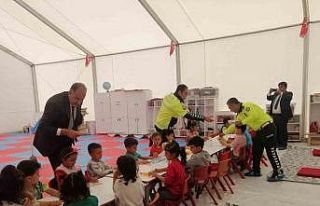 Depremzede öğrencilere trafik eğitimi