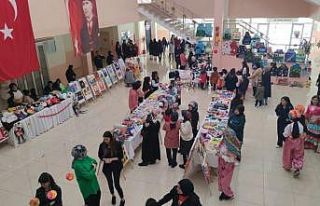 Depremzedeler için bir araya geldiler