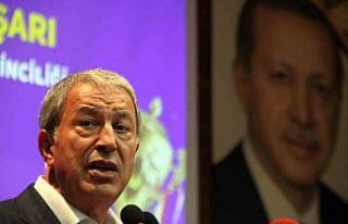 Depremzedelerin ’Tekirdağ’ korkusuna Bakan Akar’dan...