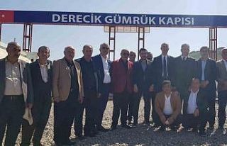 Derecik Gümrük Kapısı’nın açılması için...