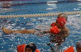 Derince’de 2 bin 329 öğrenci havuzla buluşuyor