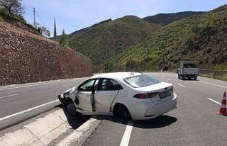 Direksiyon hâkimiyetini kaybeden sürücü otomobiliyle...