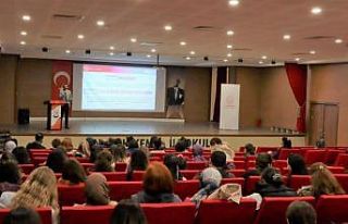 “Diyalekt" ile İngilizce Düzce’de her yerde