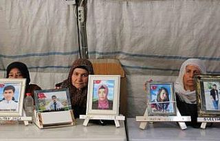 Diyarbakır anneleri “Anneler Gününe” evlat...