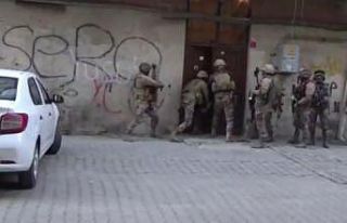 Diyarbakır merkezli terör örgütü DEAŞ operasyonunda...