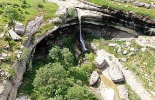 Diyarbakır’da bin yıldır akan şelale drone ile...