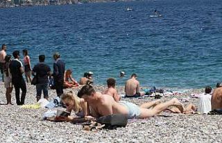 Doğu’da karla mücadele, Antalya’da ise deniz...