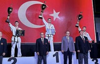 DPÜ-SBF öğrencisi İsmet Durmuş Karatede Avrupa...