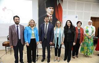 Dünya Ebeler Günü kutlandı