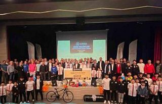 Düzce’de Amatör Spor Kulüplerine nakdi yardım