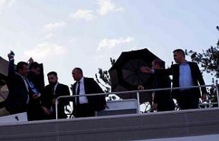 Ekrem İmamoğlu’nun Erzurum gezisi olaylı geçti