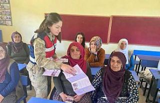 Elazığ’da jandarma ekipleri KADES’i anlattı