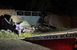 Elazığ’da takla atan araç hurdaya döndü: 1...