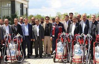 Elazığ’da üreticilere süt sağım makinası...