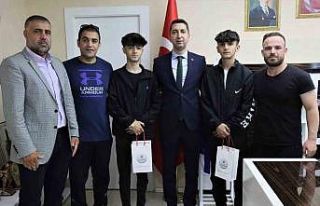 Elazığlı güreşçilerden iki madalya