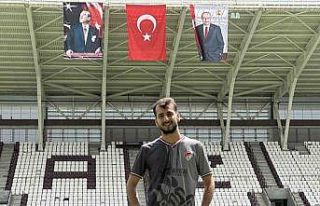 Elazığspor taraftarı, yeni stadyuma şükür secdesiyle...