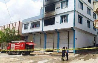 Elektrikten yangın çıktı, 14 kişi hastaneye kaldırıldı